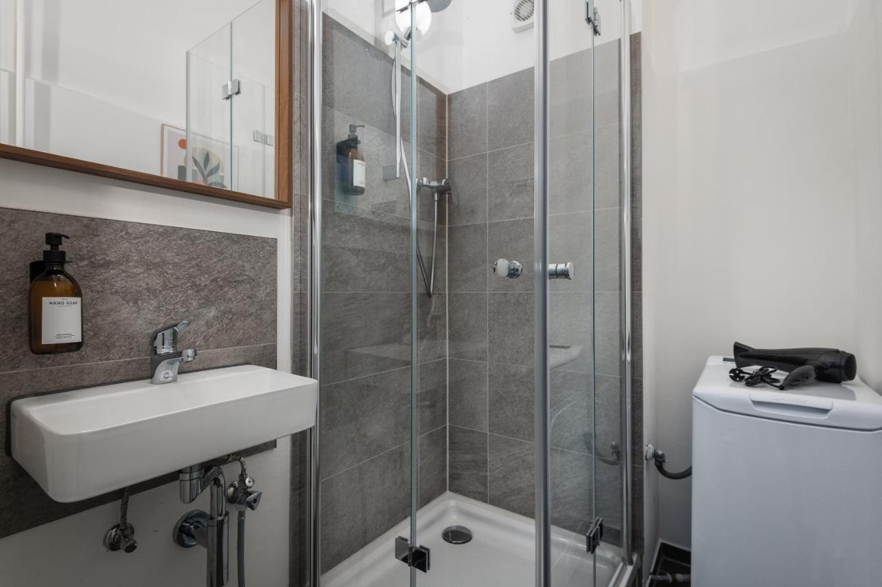 Super Zentral Super Schoener Altbau In Moabit Rostockerstrasse Im Herzen Von Berlin Fuer Bis Zu 6 Personen Екстер'єр фото