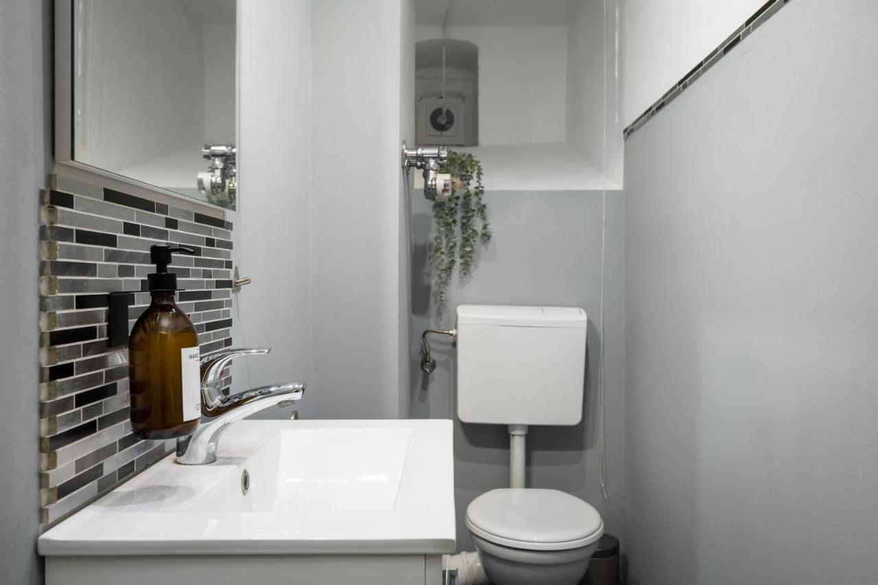 Super Zentral Super Schoener Altbau In Moabit Rostockerstrasse Im Herzen Von Berlin Fuer Bis Zu 6 Personen Екстер'єр фото