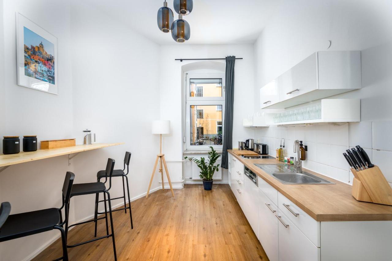 Super Zentral Super Schoener Altbau In Moabit Rostockerstrasse Im Herzen Von Berlin Fuer Bis Zu 6 Personen Екстер'єр фото